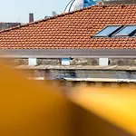Sloping Roof In The Center Of Apartmán Neapol