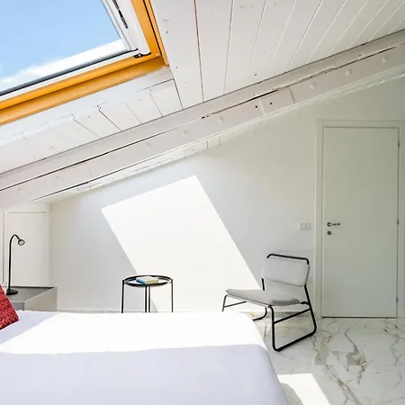 Sloping Roof In The Center Of
