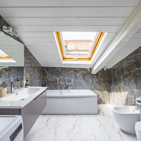 Apartman Sloping Roof In The Center Of *